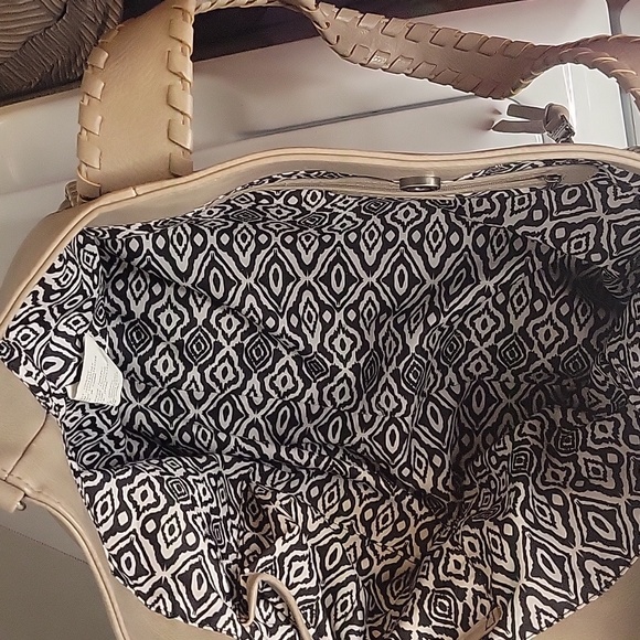 Steve Madden Tote Bag - Picture 7 of 10